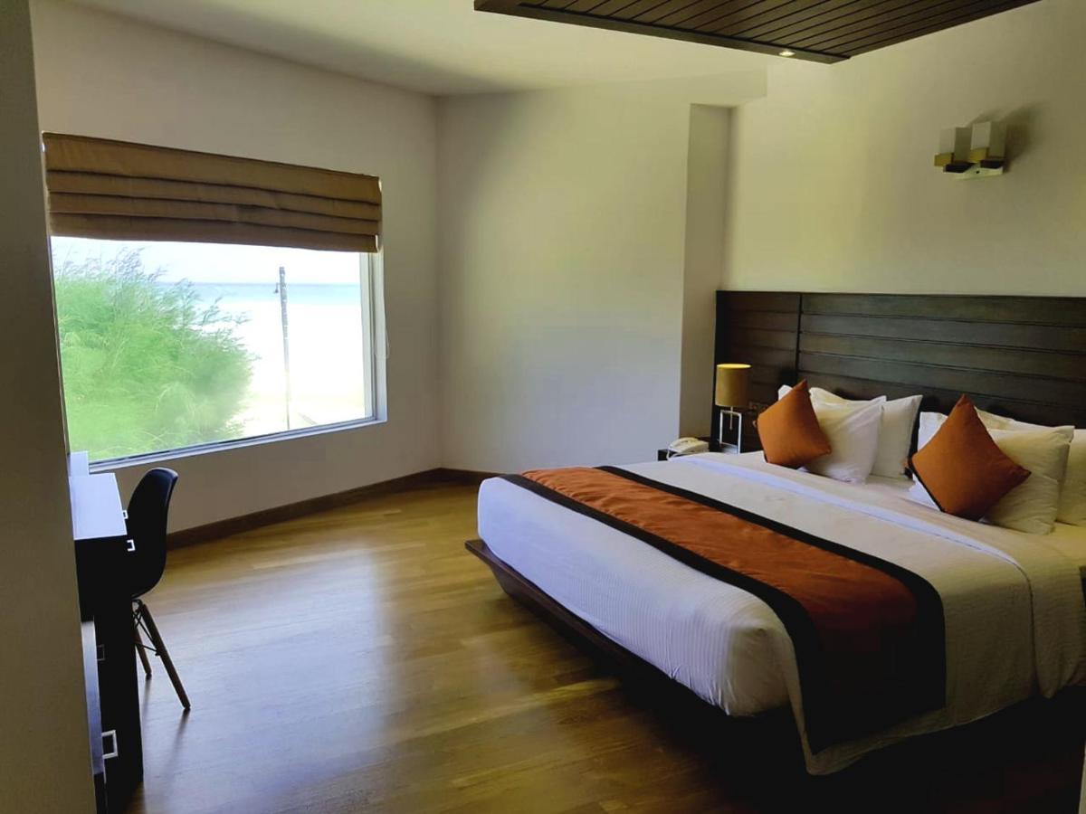 Nilaveli Beach Hotel Exterior photo