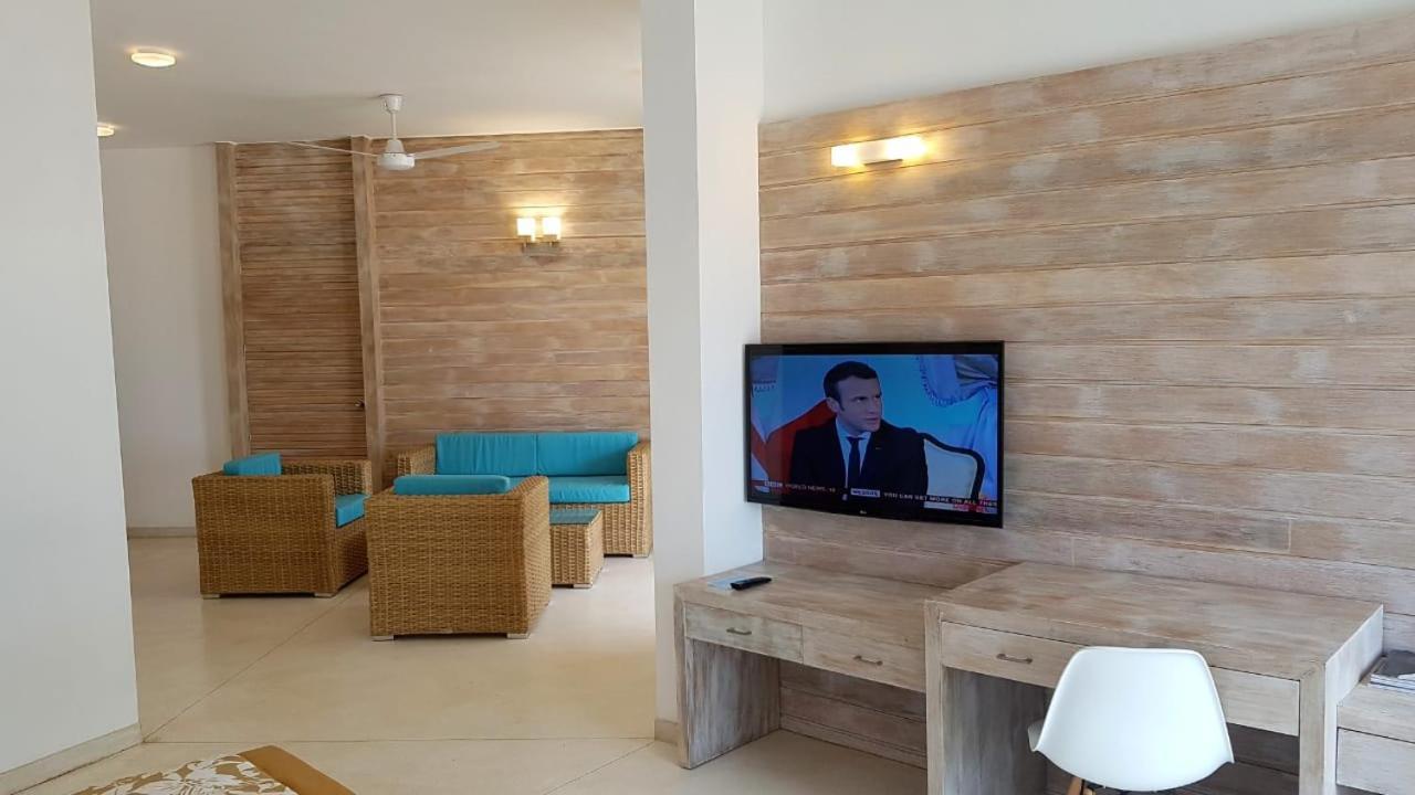 Nilaveli Beach Hotel Exterior photo