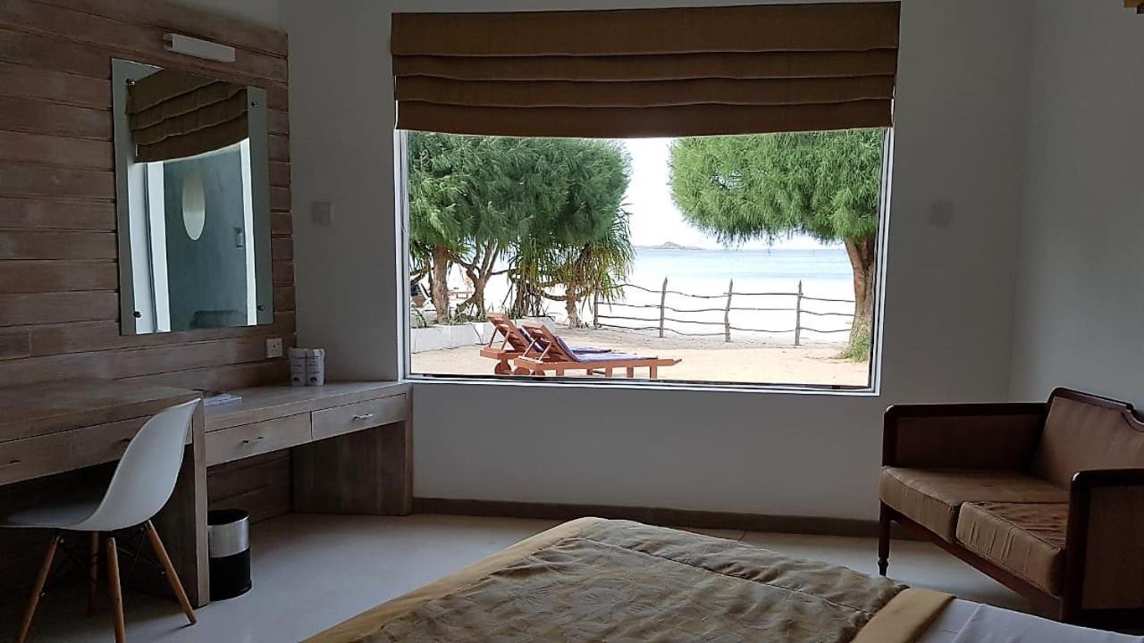 Nilaveli Beach Hotel Exterior photo