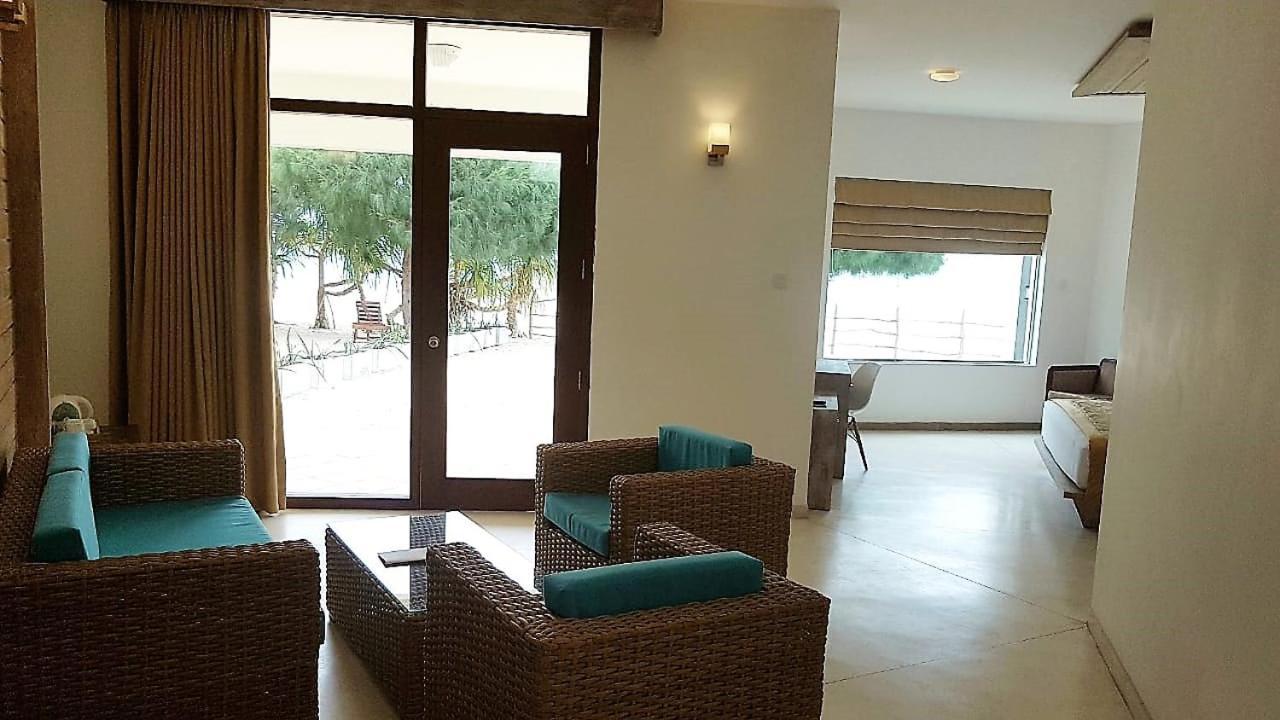Nilaveli Beach Hotel Exterior photo