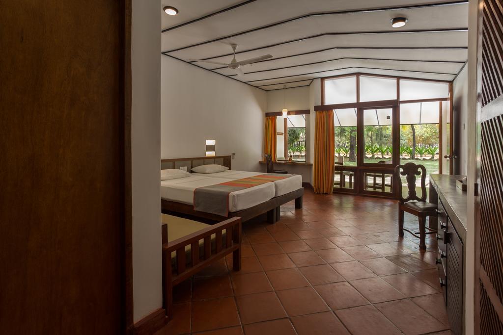 Nilaveli Beach Hotel Exterior photo