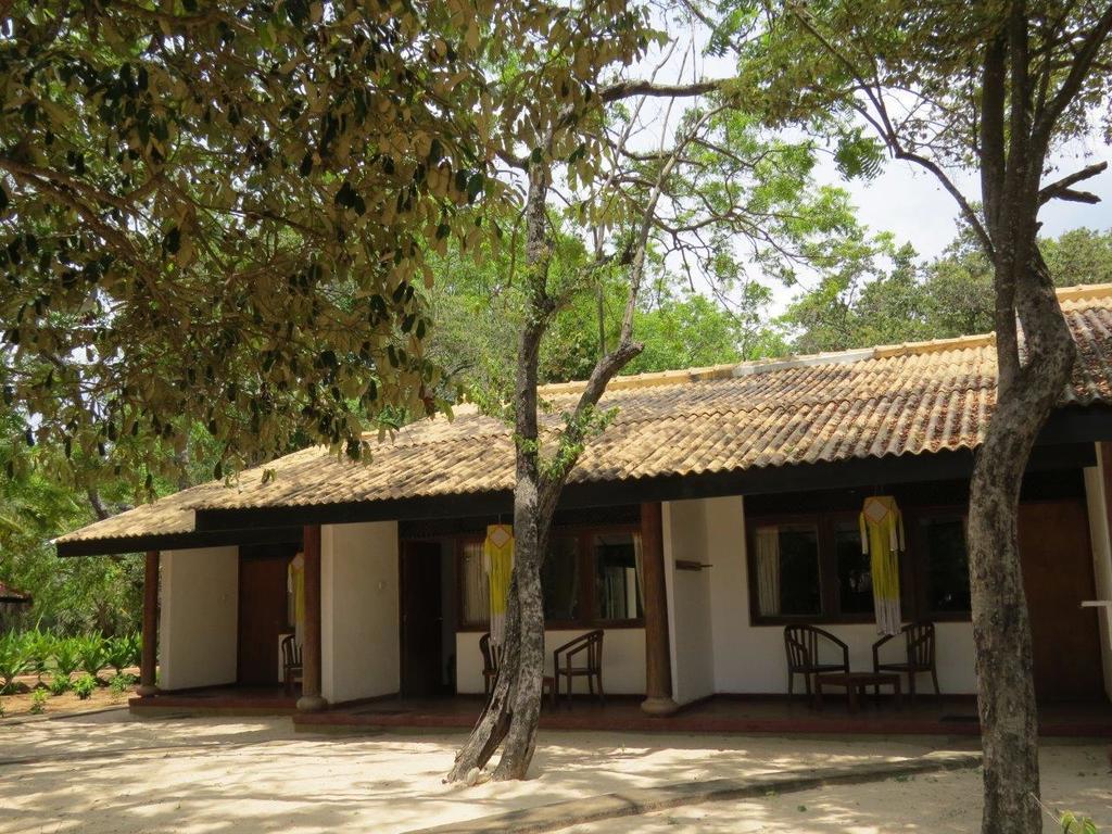 Nilaveli Beach Hotel Exterior photo